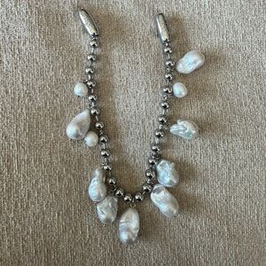 Ossa New York Baroque Pearl Ballchain iPhone chain